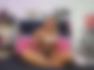 Live cam show with Emmily Giraldo - Green Eyes on madthumbs