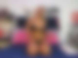 Spettacolo in cam dal vivo con Emmily Giraldo - Handjob su Camsoda