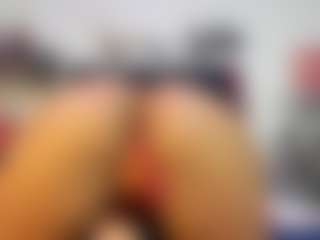 Show en direct avec Emmily Giraldo - Deepthroat sur Camsoda