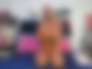 Live cam show with Emmily Giraldo - Ass Bouncing on xplaylive.com