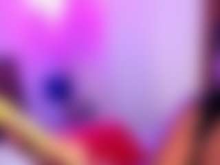 Live cam show with violett-gomez - Body Massage on Camiplay Live