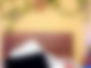 Live cam show with violett-gomez - Striptease on Camsoda