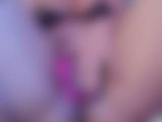 iriss-25's Live Sex Cam Show