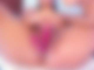 Live cam show with iriss-25 - Brown Eyes on AdultVida.com