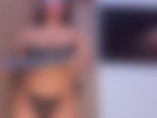 Live cam show with iriss-25 - Bikini on Camming Site