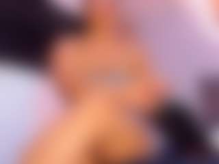 Live cam show with iriss-25 - Bedroom on TeamSkeetLive