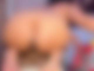 Live cam show with iriss-25 - Bikini on intimatelivegirls.com