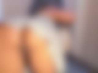 Live cam show with iriss-25 - Lesbian on Dolls Live