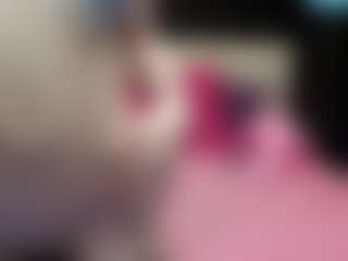 Live cam show with Luxskye - Blonde Hair on Chatstar