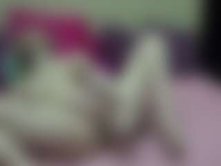 Live cam show with Luxskye - Petite Young Adult on parknlotfishbdy