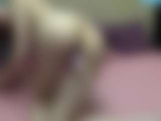 Live cam show with Luxskye - Blue Eyes on madthumbs