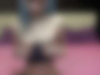 Live cam show with Luxskye - Blonde Hair Petite on Camsoda Late Night