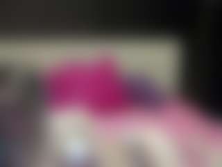 Live cam show with Luxskye - Blonde Hair on madthumbs