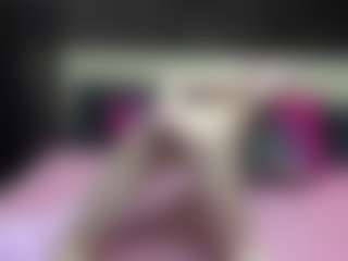 Live cam show with Luxskye - Blonde Hair Petite on Soda Cam