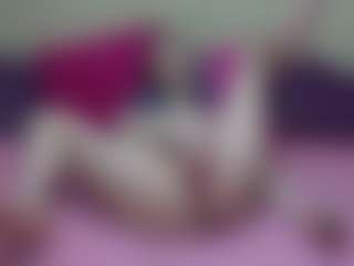 Live cam show with Luxskye - Petite on Big Tits