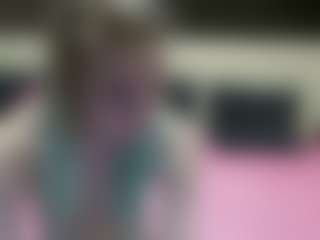Live cam show with Luxskye - Petite on Camiplay Live