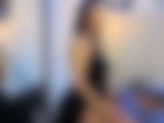 Live cam show with violetasimonz - Bedroom Curvy on Camsoda