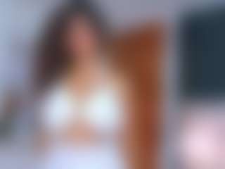 Live cam show with canelaLebran - Anal Curvy on Soda Cam