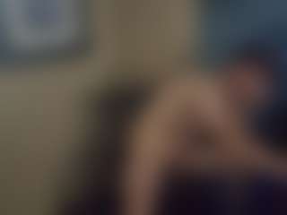 Live cam show with cumzzz2012 - Brown Eyes on friskycurves.com