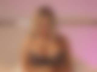 Live cam show with Dr_Barbie - Fingering MILF on Camsoda