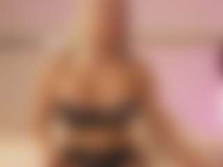 Live cam show with Dr_Barbie - Fingering on Camsoda
