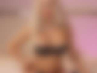 Live cam show with Dr_Barbie - Athletic Spank on Camsoda