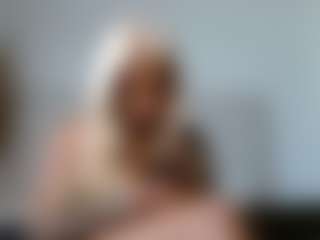 Live cam show with Rayne Carter - Athletic Brown Eyes on Camsoda