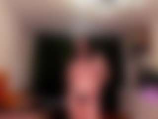 Live cam show with MiraYoung - Average on StripNow