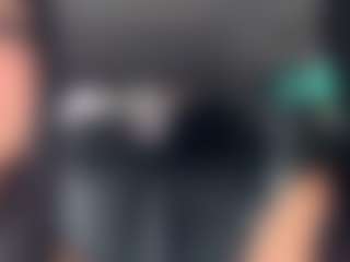 Live cam show with HeidiFoxxx - Lovense on CamwithHer