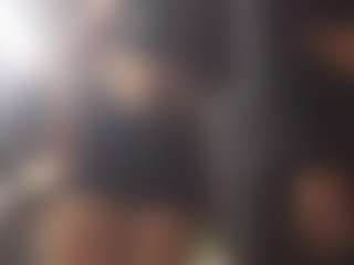 Live cam show with HeidiFoxxx - Flashing on AdultVida.com