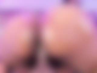 Live cam show with HeidiFoxxx - Black BBW on friskycurves.com