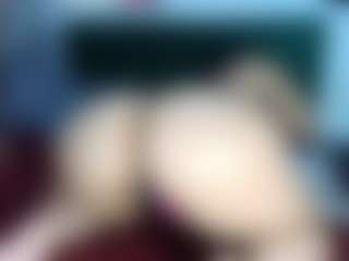 Live cam show with miss-dulce - Suck on Camsoda