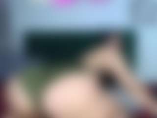 Live cam show with miss-dulce - Suck on Camsoda