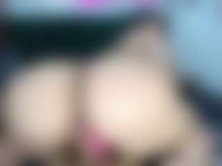 Live cam show with miss-dulce - Bikini on Gym Cam Girls
