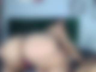 Live cam show with miss-dulce - Fingers on Dolls Live