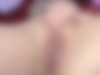 Live cam show with Agathaa-ks - Skinny on Milfs Live