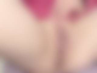 Live cam show with Agathaa-ks - Blonde Hair Shaved Pussy on SpunkLive