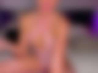 Live cam show with Bailey Valz - Small Tits on eurowanks.com