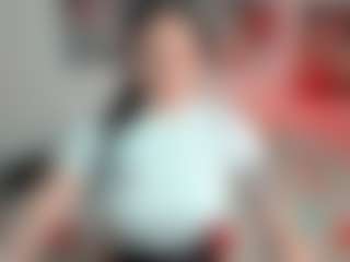 Live cam show with is-oriana - Shaved Pussy on Cam Slut