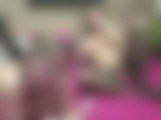 Live cam show with SarahDreamy - Lesbian on Cam Slut