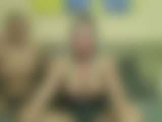 Live cam show with SarahDreamy - Lesbian on Camsoda