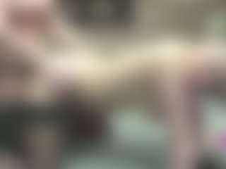 Live cam show with SarahDreamy - Shaved Pussy on Dolls Live