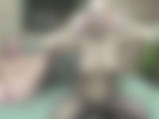 Live cam show with SarahDreamy - Strip on xfollow cams