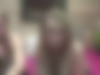Live cam show with SarahDreamy - College MILF on AdultVida.com