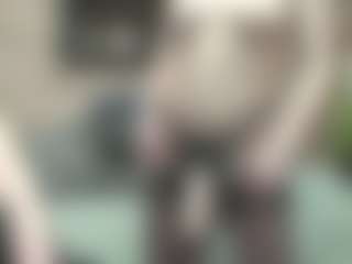 Live cam show with SarahDreamy - Squirt on luckytryst.com