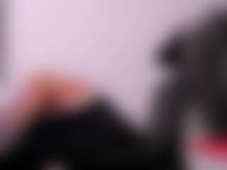 Live cam show with Andrea-Belucci - Red Hair on Milf Play