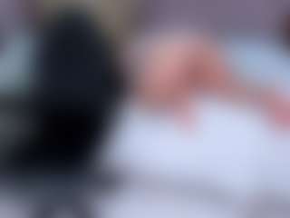Andrea-Belucci MILF webcam performer live streaming
