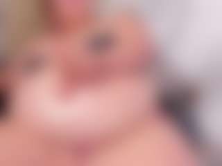 Andrea-Belucci's Live Sex Cam Show