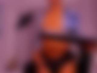 Andrea-Belucci MILF webcam performer live streaming