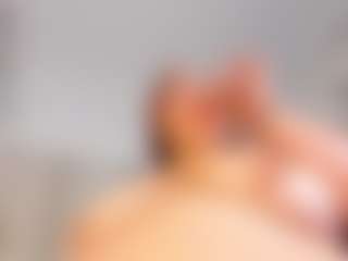 Live cam show with Andrea-Belucci - Red Hair on Milf Play